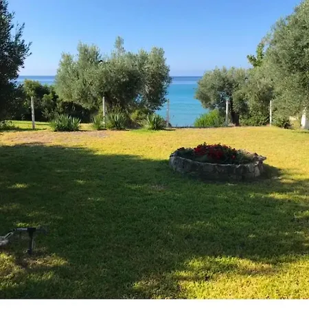 House Beachfront Chalkidiki 莫拉卡里瓦