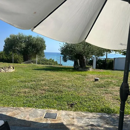 House Beachfront Chalkidiki 莫拉卡里瓦